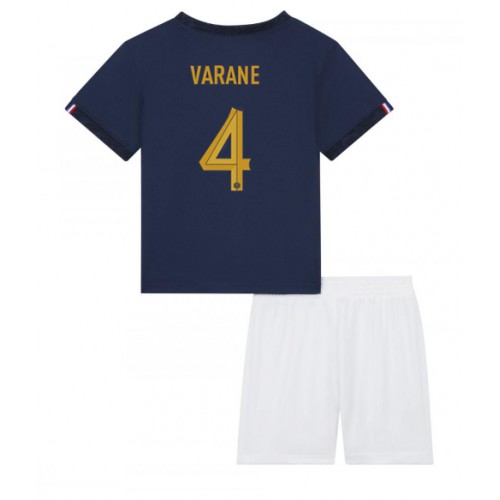 Frankrike Raphael Varane #4 Hjemmedraktsett Barn VM 2022 Kortermet (+ Korte bukser) Frankrike Raphael Varane #4 Hjemmedraktsett Barn VM 2022 Kortermet (+ Korte bukser)